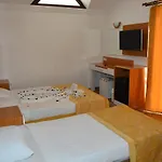Anita Dream Kemer